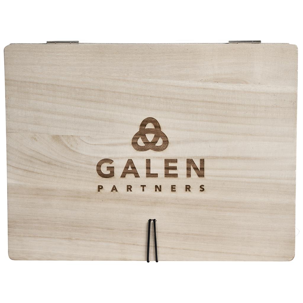 Willow 4-Person Picnic Basket