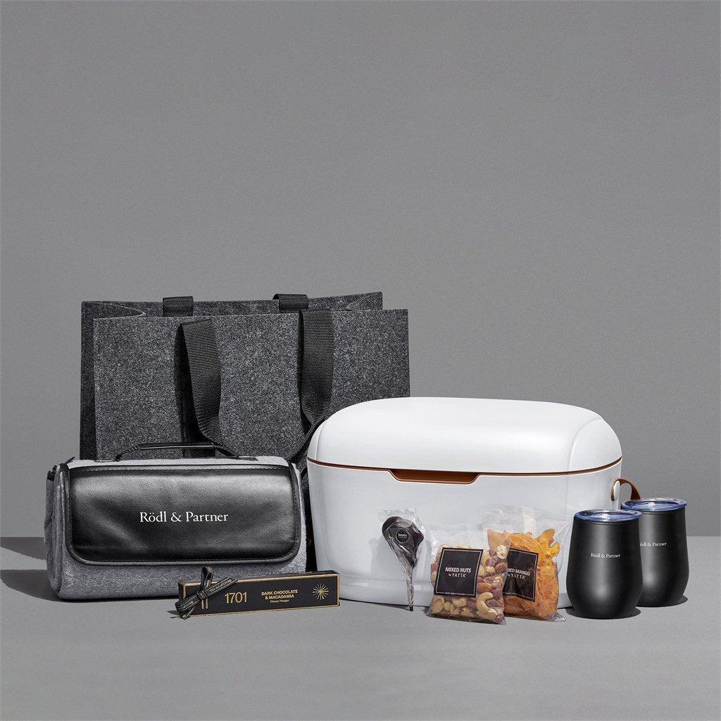 Lavish Leisure Hamper OFF WHITE - Premium Hampers,Outdoor Hampers