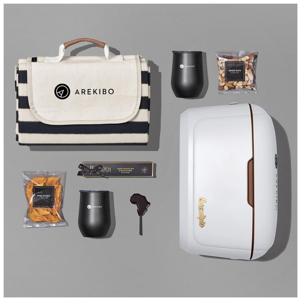 Outdoor Indulgence Hamper - Premium Hampers,Unisex Hampers,Outdoor Hampers